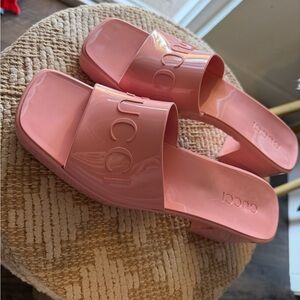 Gucci Women's Pink Jelly Slide Sandals